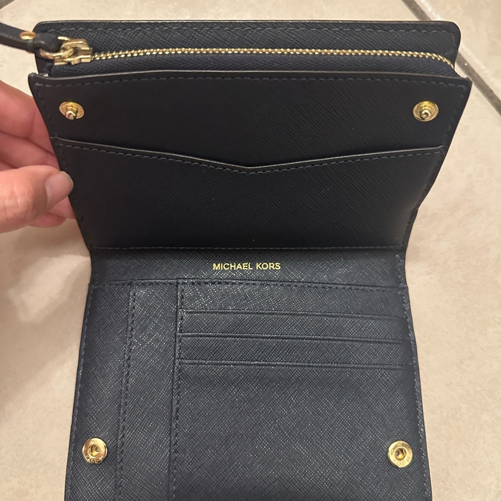 Michael Kors Floral Wallet - Picture 2 of 2